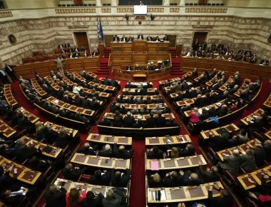Βουλή: Ψηφίστηκε το νομοσχέδιο για τις προσλήψεις των εκπαιδευτικών
